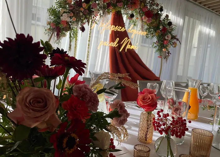 Marena Wellness & 4* ミエンジボジェ