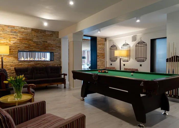 リゾート Marena Wellness & ミエンジボジェ