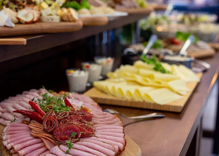 Marena Wellness & 4*